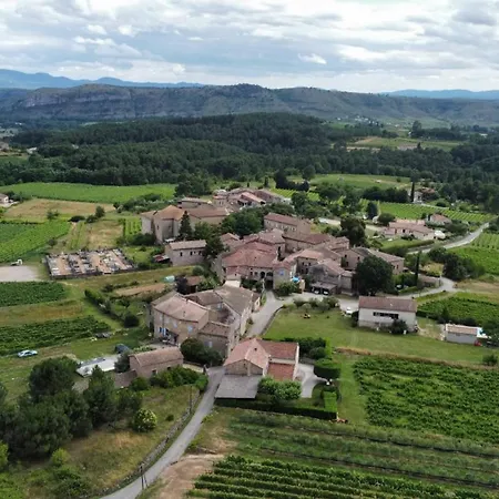 Maison En Pierre Avec Terrasse Holiday home *
